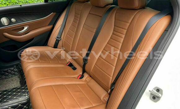 Mua Đã sử dụng Mercedes E300 Xe ô tô Mua Đã sử dụng Mercedes E300 Xe ô tô