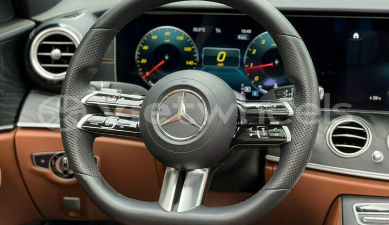 Big with watermark mercedes e300 hanoi saigon 39542