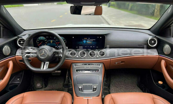 Mua Đã sử dụng Mercedes E300 Xe ô tô Mua Đã sử dụng Mercedes E300 Xe ô tô