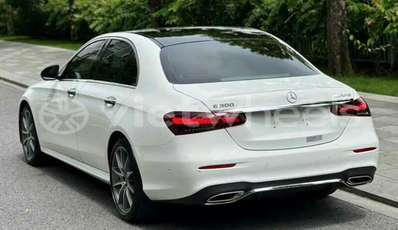 Big with watermark mercedes e300 hanoi saigon 39542