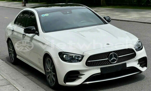 Mua Đã sử dụng Mercedes E300 Xe ô tô Mua Đã sử dụng Mercedes E300 Xe ô tô