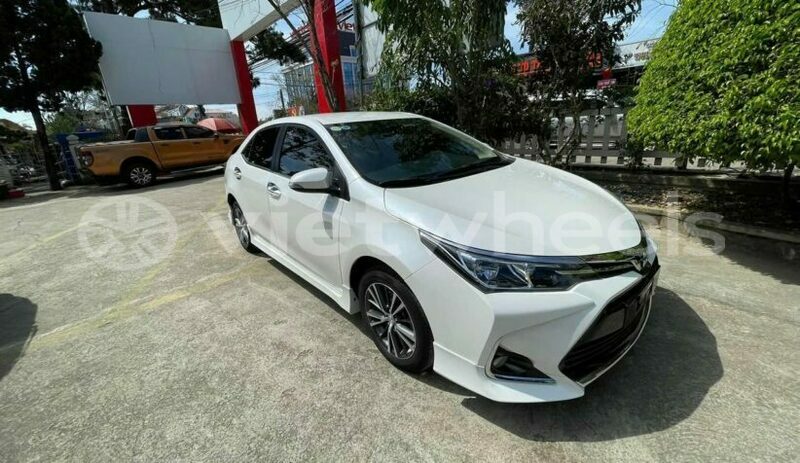 Big with watermark toyota corolla altis hanoi saigon 39547