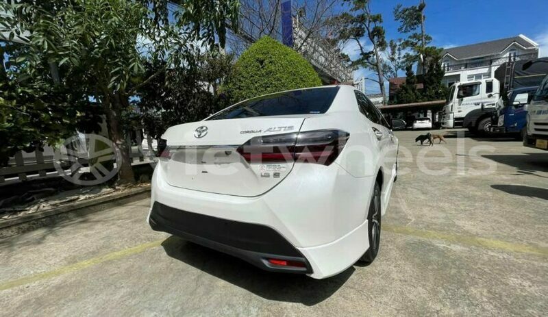 Big with watermark toyota corolla altis hanoi saigon 39547
