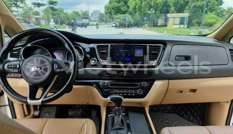 Big with watermark kia sedona hanoi saigon 39553