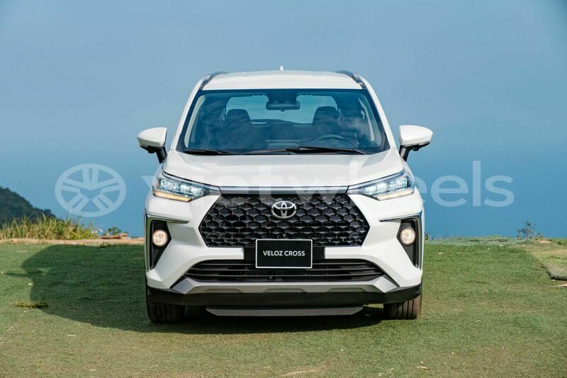 Big with watermark toyota veloz cross hanoi saigon 39563