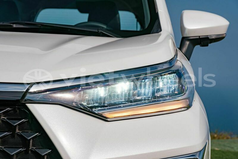 Big with watermark toyota veloz cross hanoi saigon 39563