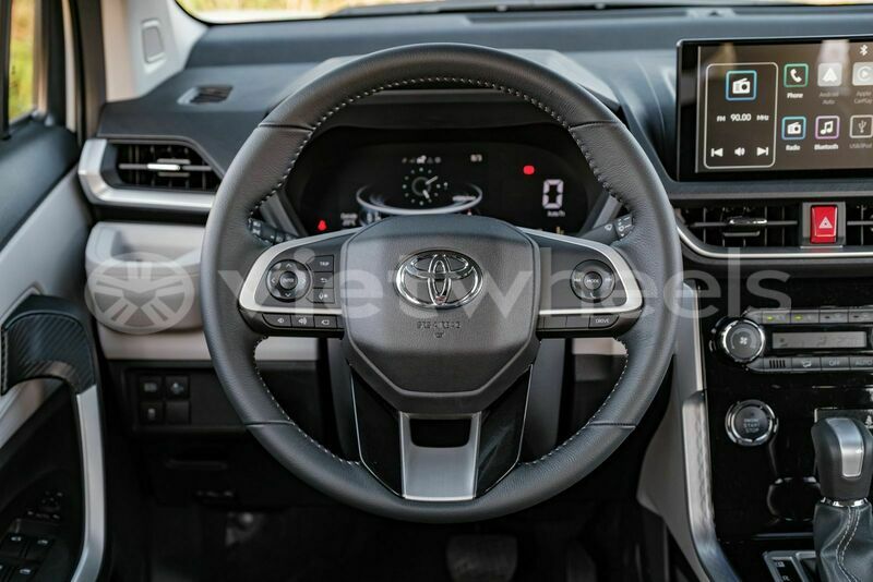 Big with watermark toyota veloz cross hanoi saigon 39563