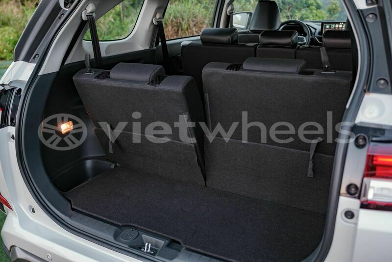 Big with watermark toyota veloz cross hanoi saigon 39563
