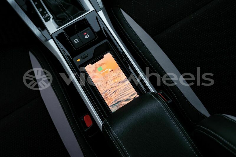 Big with watermark toyota veloz cross hanoi saigon 39563