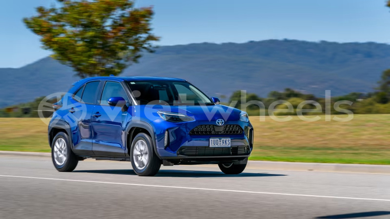 Big with watermark toyota yaris cross hanoi saigon 39564