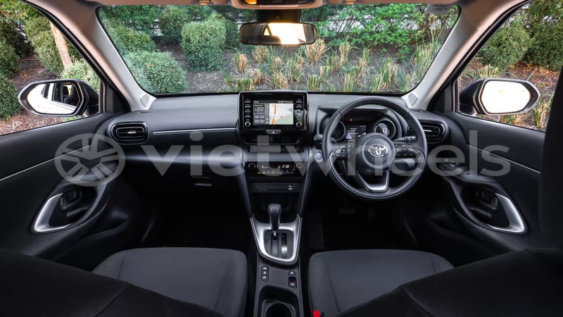 Big with watermark toyota yaris cross hanoi saigon 39564