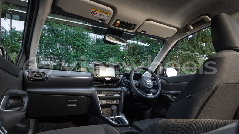 Big with watermark toyota yaris cross hanoi saigon 39564