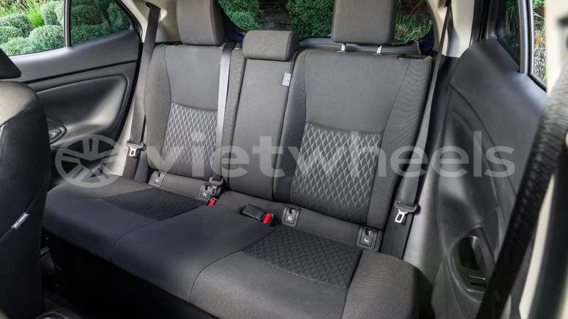 Big with watermark toyota yaris cross hanoi saigon 39564