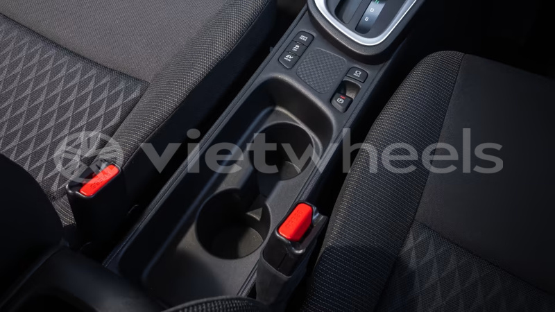 Big with watermark toyota yaris cross hanoi saigon 39564