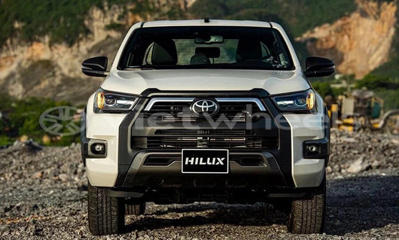 Mua Nhập khẩu Toyota HiLux Xe ô tô Mua Nhập khẩu Toyota HiLux Xe ô tô
