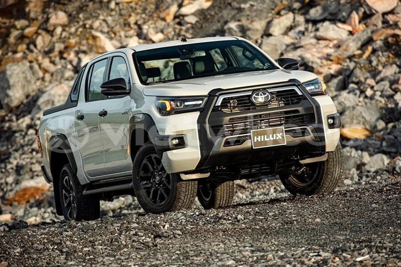 Big with watermark toyota hilux hanoi saigon 39567