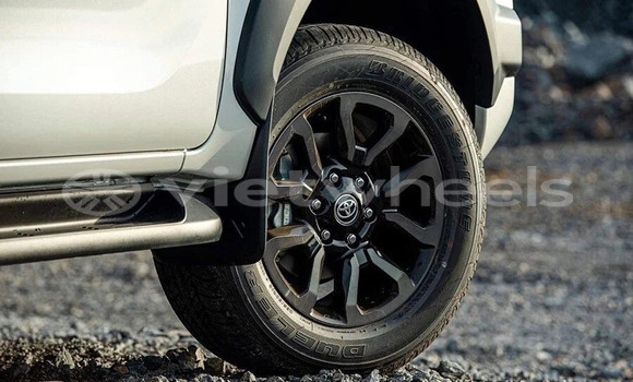 Mua Nhập khẩu Toyota HiLux Xe ô tô Mua Nhập khẩu Toyota HiLux Xe ô tô