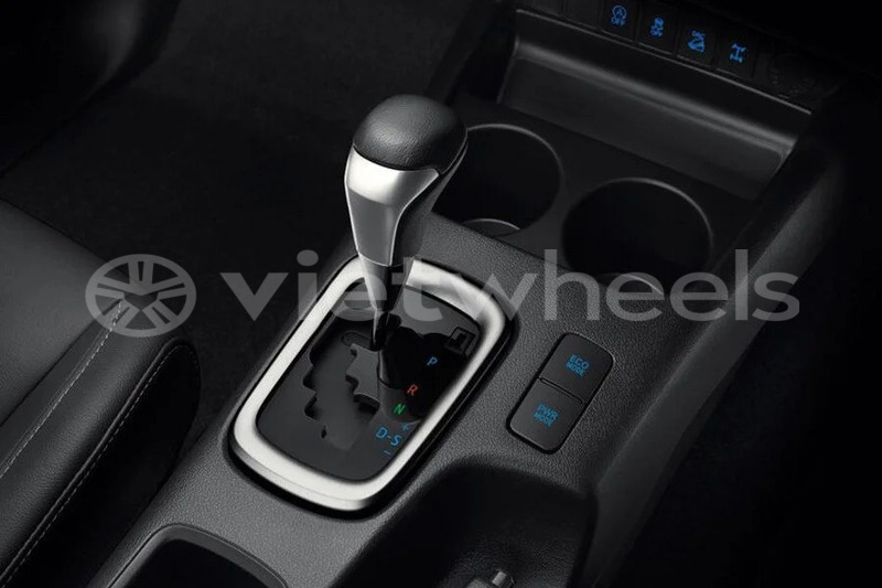 Big with watermark toyota hilux hanoi saigon 39567