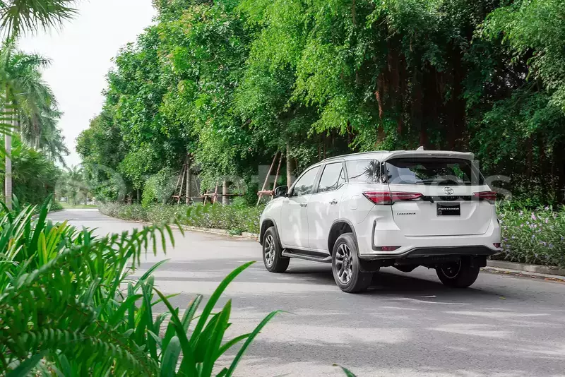 Big with watermark toyota fortuner hanoi saigon 39568