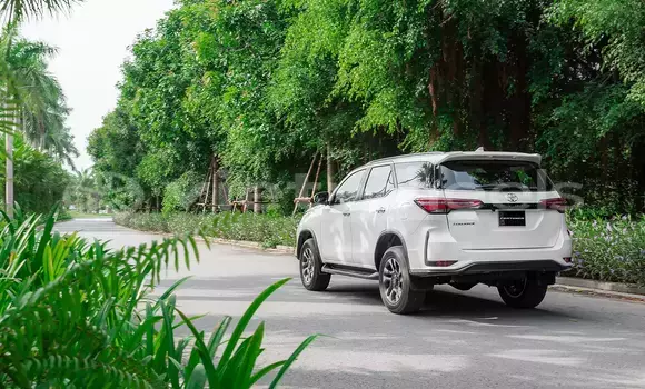 Mua Nhập khẩu Toyota Fortuner Xe ô tô Mua Nhập khẩu Toyota Fortuner Xe ô tô