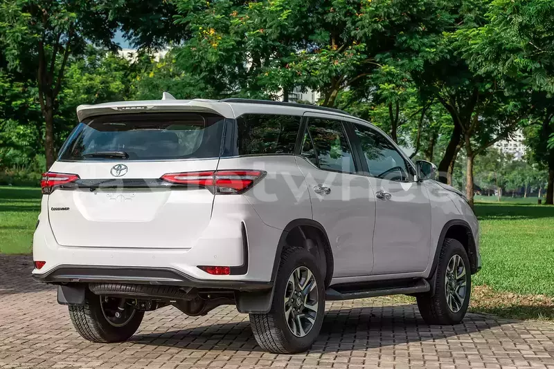 Big with watermark toyota fortuner hanoi saigon 39568