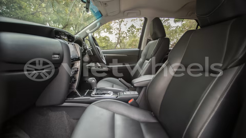 Big with watermark toyota fortuner hanoi saigon 39568
