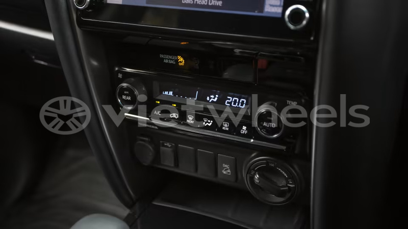 Big with watermark toyota fortuner hanoi saigon 39568