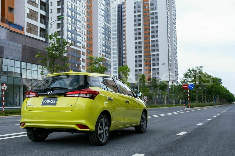 Big with watermark toyota yaris hanoi saigon 39569