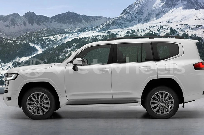 Big with watermark toyota land cruiser hanoi saigon 39570
