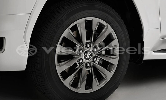 Mua Nhập khẩu Toyota Land Cruiser Xe ô tô Mua Nhập khẩu Toyota Land Cruiser Xe ô tô
