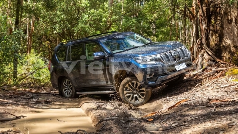 Big with watermark toyota land cruiser prado hanoi saigon 39571