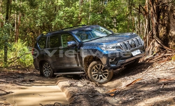 Mua Nhập khẩu Toyota Land Cruiser Prado Xe ô tô Mua Nhập khẩu Toyota Land Cruiser Prado Xe ô tô
