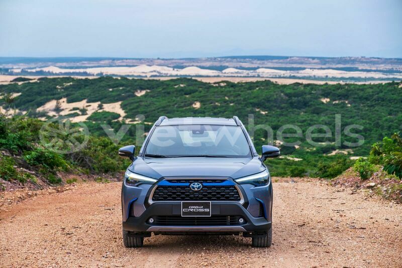 Big with watermark toyota corolla cross 1 8v hanoi saigon 39574