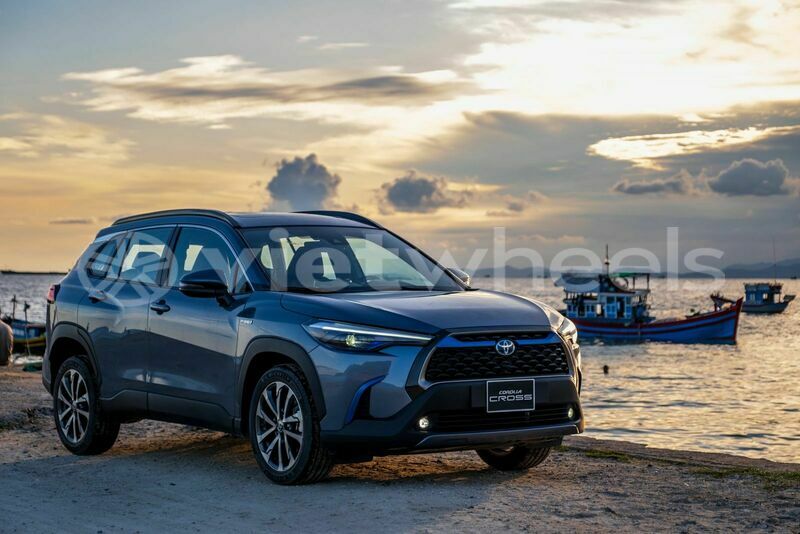 Big with watermark toyota corolla cross 1 8v hanoi saigon 39574
