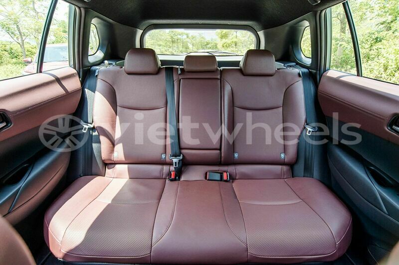 Big with watermark toyota corolla cross 1 8v hanoi saigon 39574