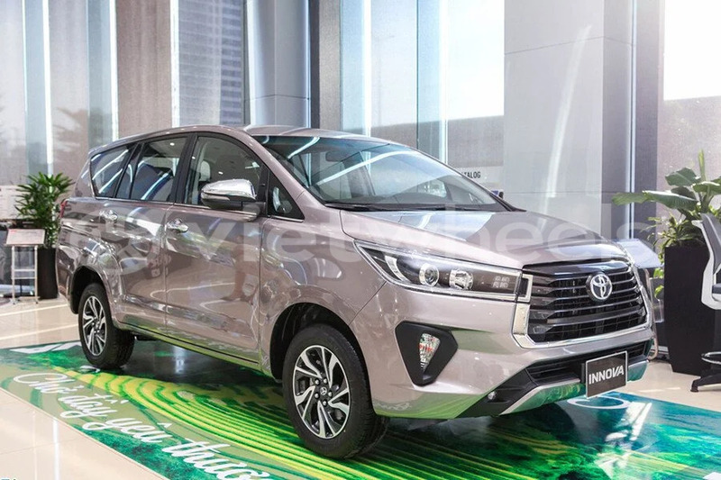 Big with watermark toyota innova g hanoi saigon 39576