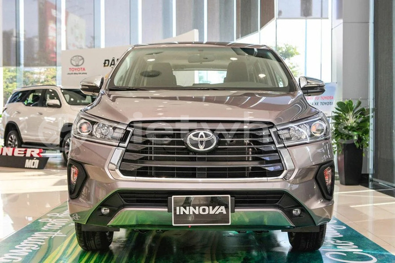 Big with watermark toyota innova g hanoi saigon 39576
