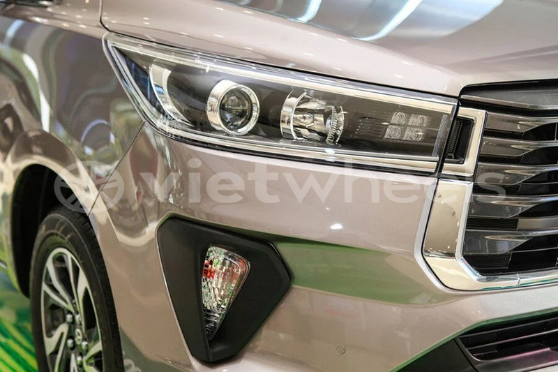 Big with watermark toyota innova g hanoi saigon 39576