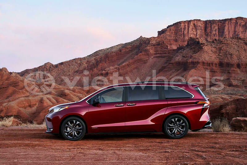 Big with watermark toyota sienna hanoi saigon 39578