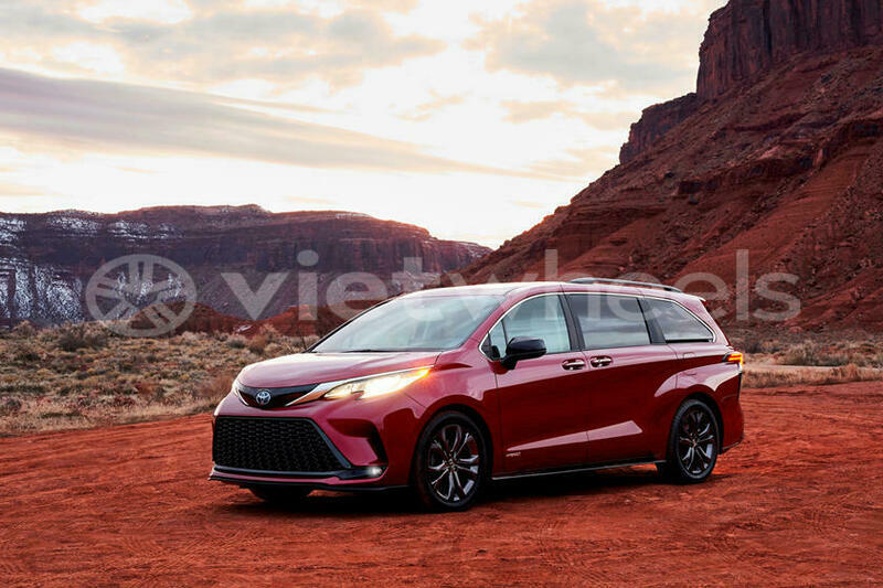 Big with watermark toyota sienna hanoi saigon 39578