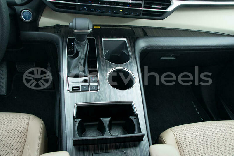 Big with watermark toyota sienna hanoi saigon 39578