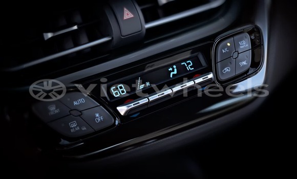Mua Nhập khẩu Toyota CH-R Xe ô tô Mua Nhập khẩu Toyota CH-R Xe ô tô