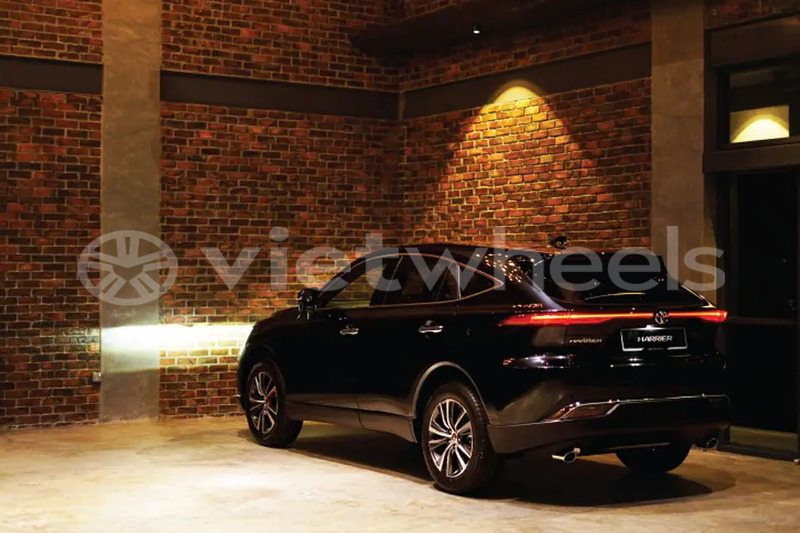 Big with watermark toyota harrier hanoi saigon 39581