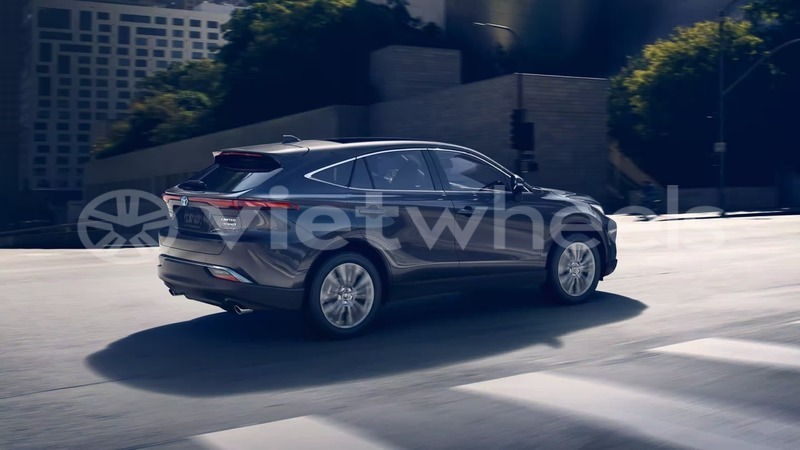 Big with watermark toyota venza hanoi saigon 39584