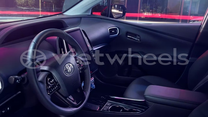 Big with watermark toyota prius hanoi saigon 39585