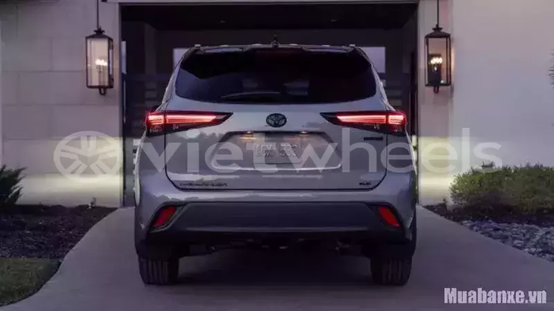 Big with watermark toyota highlander hanoi saigon 39586