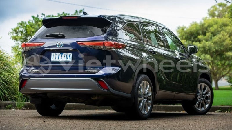 Big with watermark toyota highlander hanoi saigon 39587