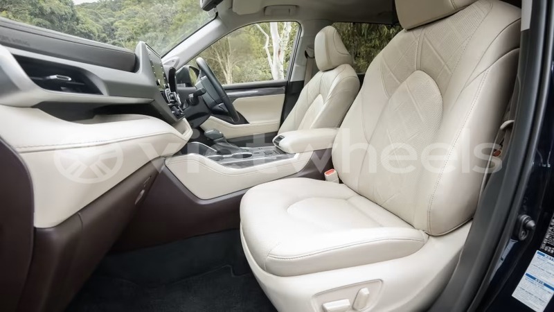 Big with watermark toyota highlander hanoi saigon 39587