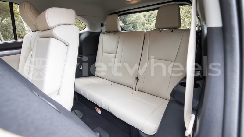 Big with watermark toyota highlander hanoi saigon 39587