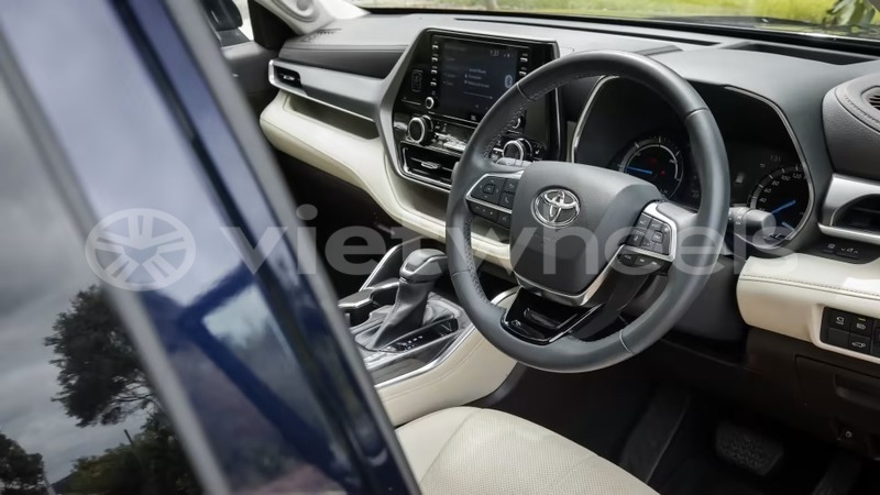 Big with watermark toyota highlander hanoi saigon 39587